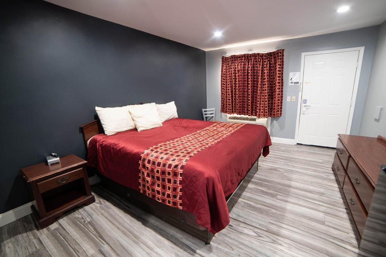 Americas Best Value Inn And Suites Siloam Springs Exterior photo